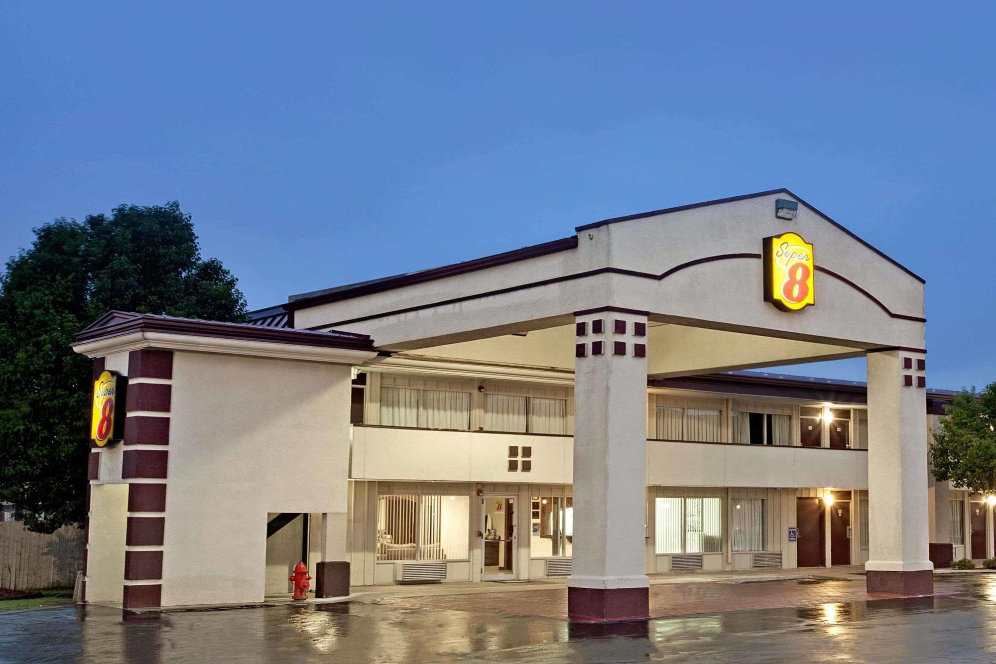 Super 8 By Wyndham Oklahoma/Frontier City Edmond Exterior photo